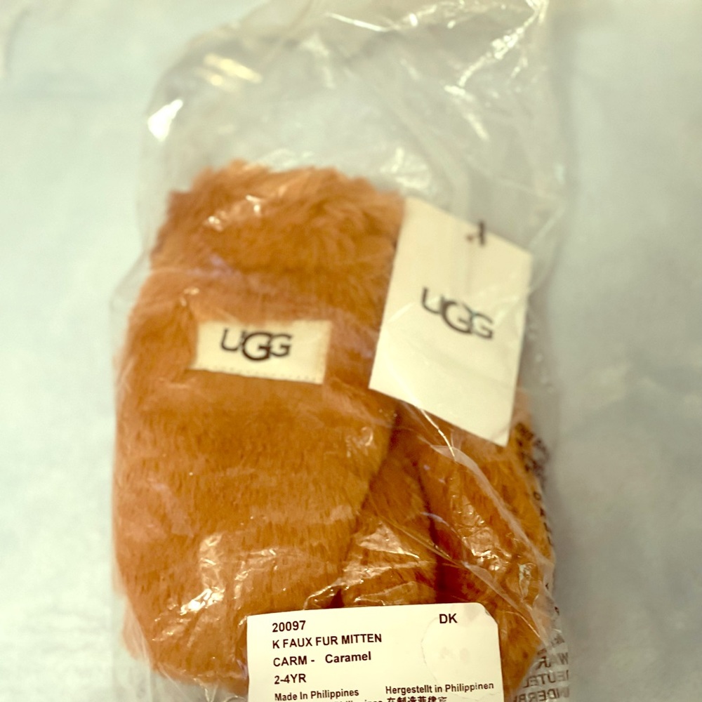 Ugg kid gloves